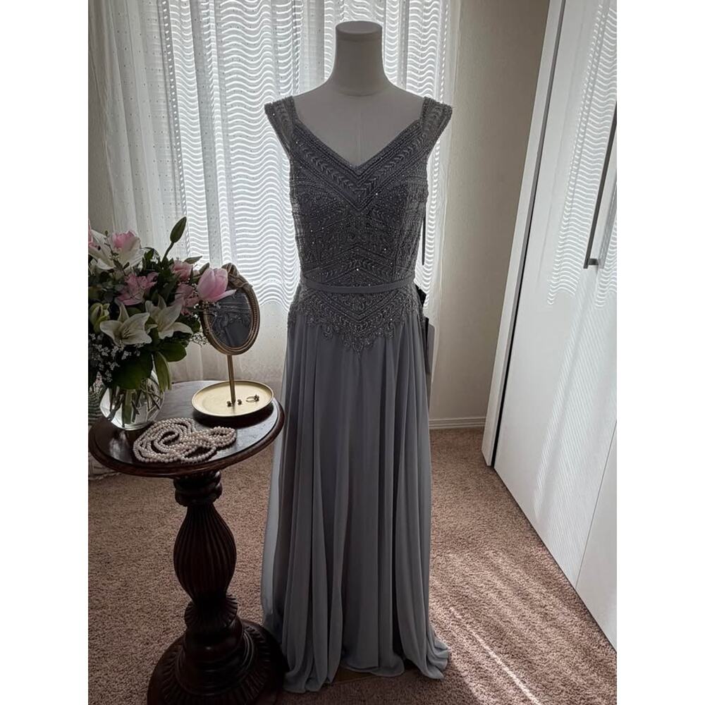 MGNY Silver Beaded Formal Gown Size 6 – New with Tags